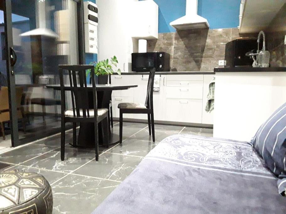 Maisonnette 28 M2 Au Fond Du Jardin Calme&Confort Mondeville  Exterior foto